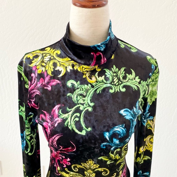 VERSACE 🇮🇹 Jeans Couture Velour Top - Picture 7 of 14